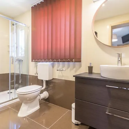 Superb Maxima With Private Pool, Sauna, Jacuzzi, Playground For Up To 18 Persons, Extra Pool Heating Available וילה *