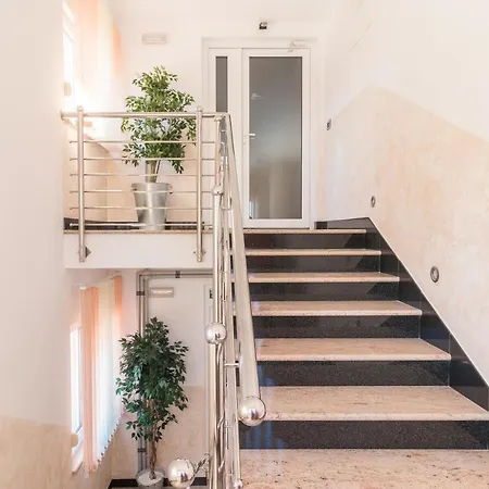 וילה Superb Maxima With Private Pool, Sauna, Jacuzzi, Playground For Up To 18 Persons, Extra Pool Heating Available