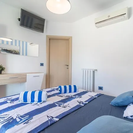 וילה Superb Maxima With Private Pool, Sauna, Jacuzzi, Playground For Up To 18 Persons, Extra Pool Heating Available