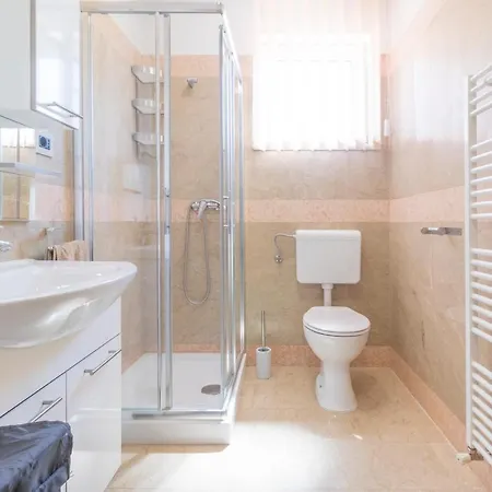 Superb Maxima With Private Pool, Sauna, Jacuzzi, Playground For Up To 18 Persons, Extra Pool Heating Available וילה