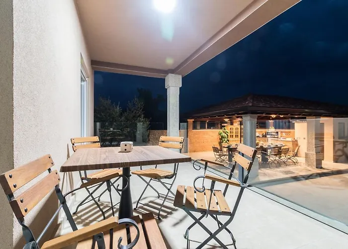 Superb Maxima With Private Pool, Sauna, Jacuzzi, Playground For Up To 18 Persons, Extra Pool Heating Available * Valtura