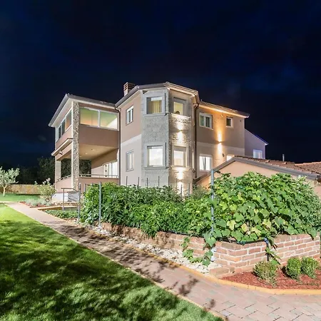 Villa Superb Maxima With Private Pool, Sauna, Jacuzzi, Playground For Up To 18 Persons, Extra Pool Heating Available *