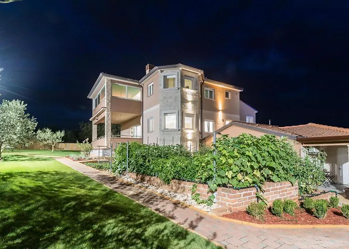 Villa Superb Maxima With Private Pool, Sauna, Jacuzzi, Playground For Up To 18 Persons, Extra Pool Heating Available *